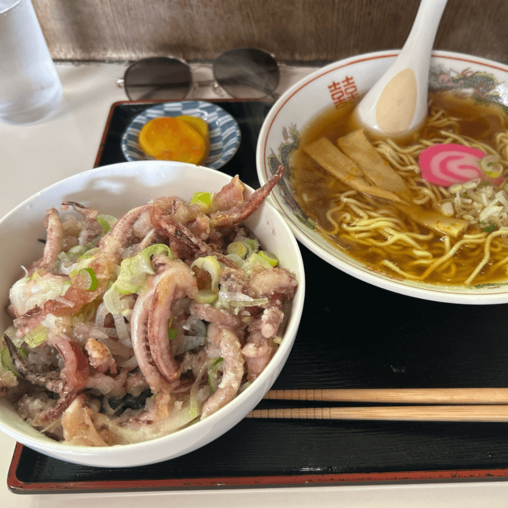ゲソ丼とミニ(?!)ラーメン
