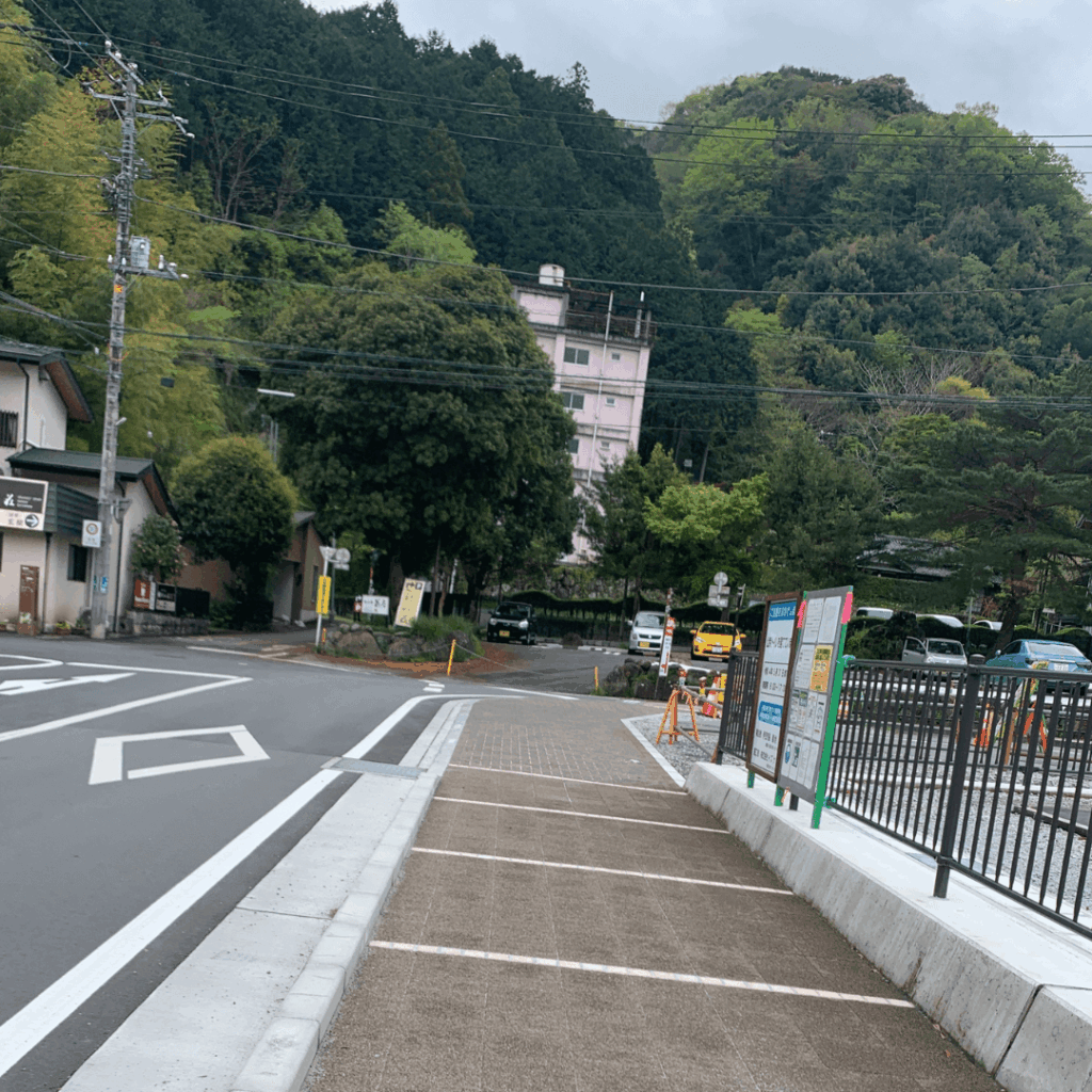 徒歩移動中です