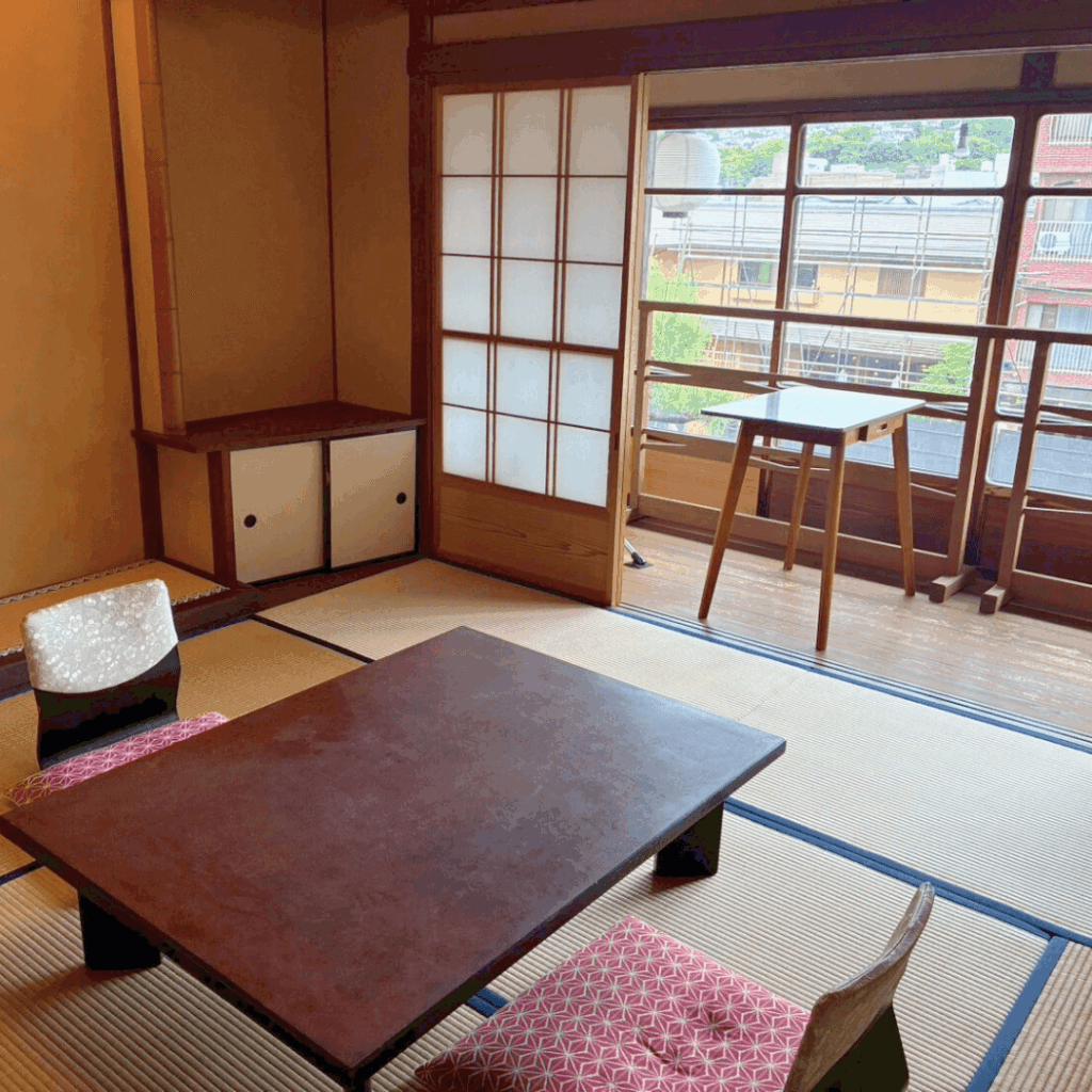 今でも宿泊したくなる作りですよね
