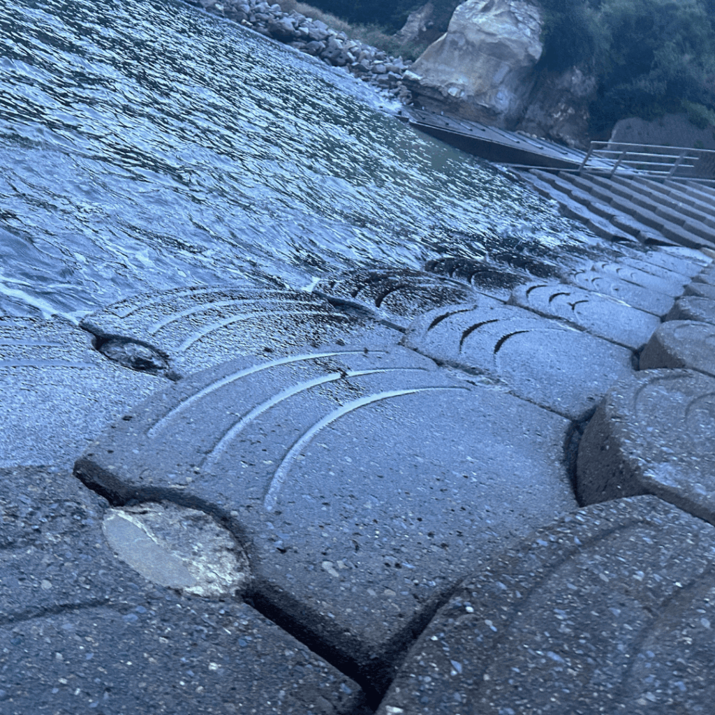 高戸小浜海岸の磯辺