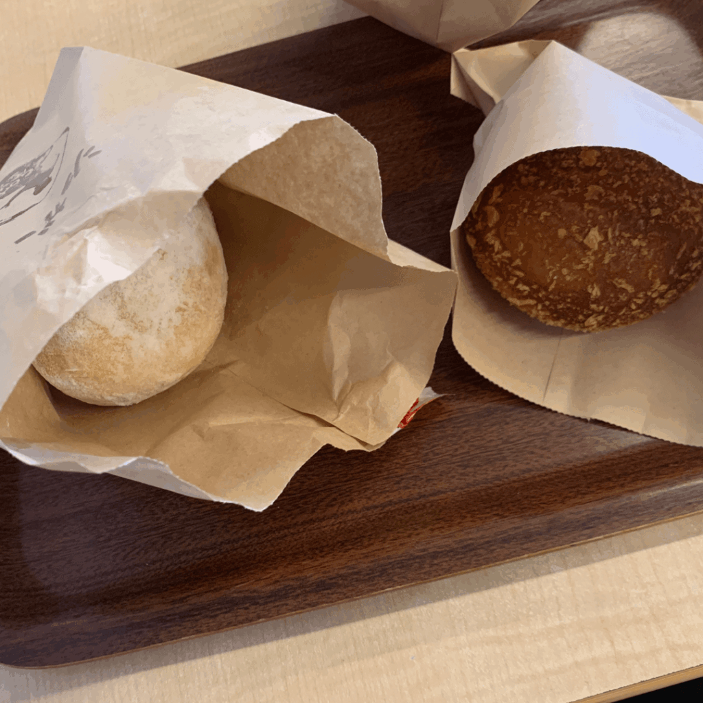 揚げパンとカレーパン