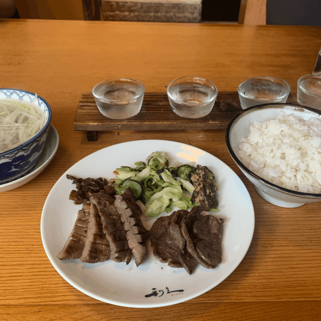 牛タンと利き酒セット！