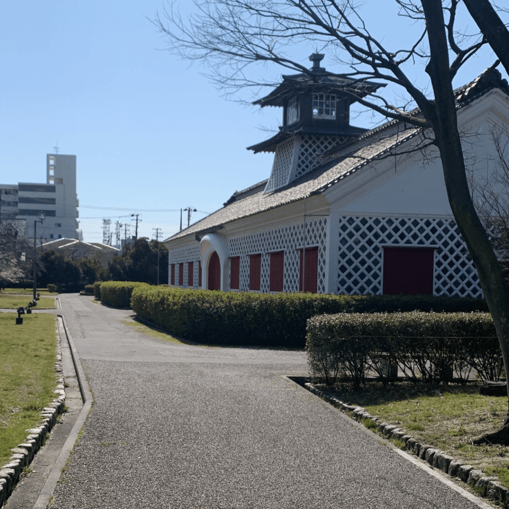 海鼠壁と望楼が良いですね