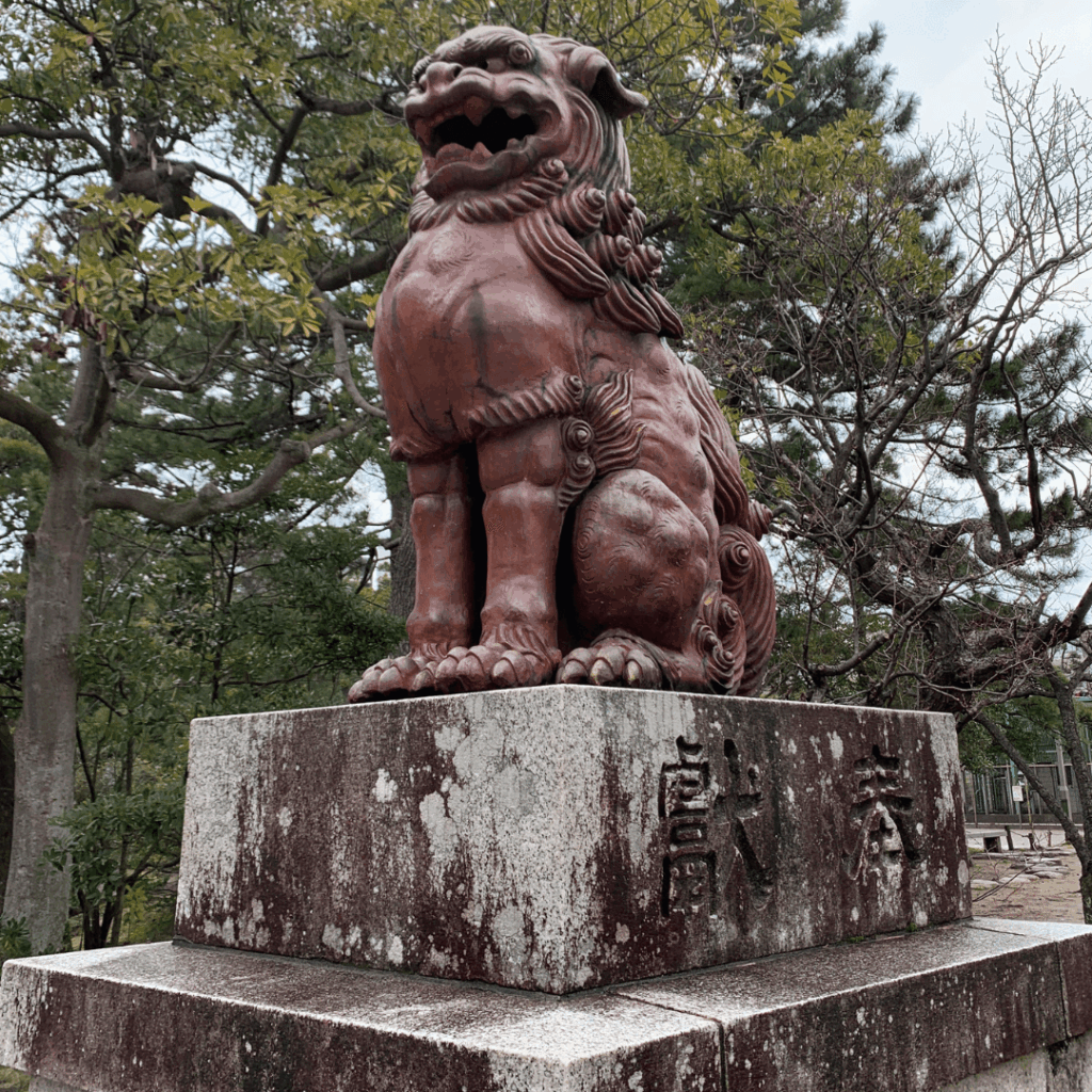 備前焼の狛犬：右