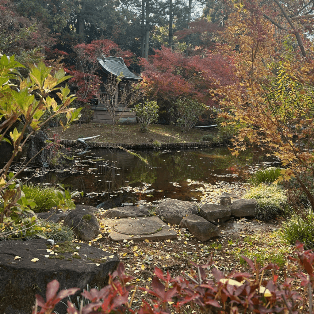弁天池と弁天堂